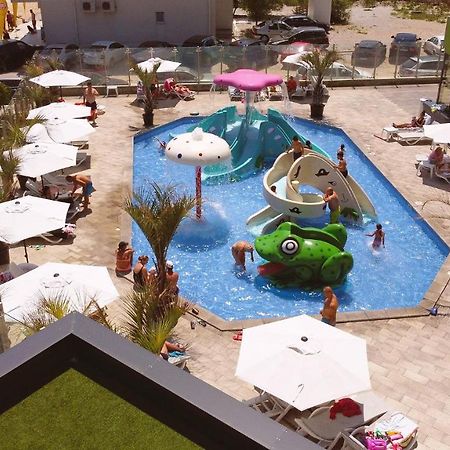Provence Apartment in Alezzi Spa n Pool resort Mamaia Esterno foto