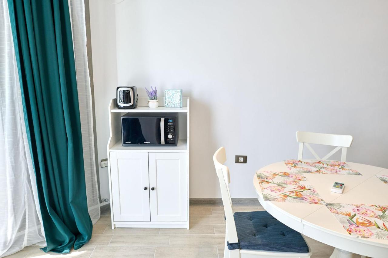 Provence Apartment in Alezzi Spa n Pool resort Mamaia Esterno foto