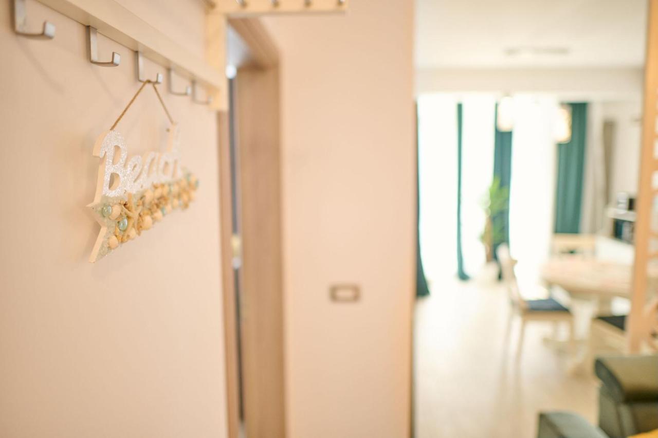 Provence Apartment in Alezzi Spa n Pool resort Mamaia Esterno foto